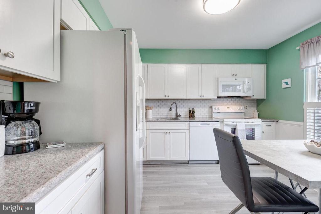 Image 20 of property listing at 534 CONGRESSIONAL DR, Westminster, MD 21158