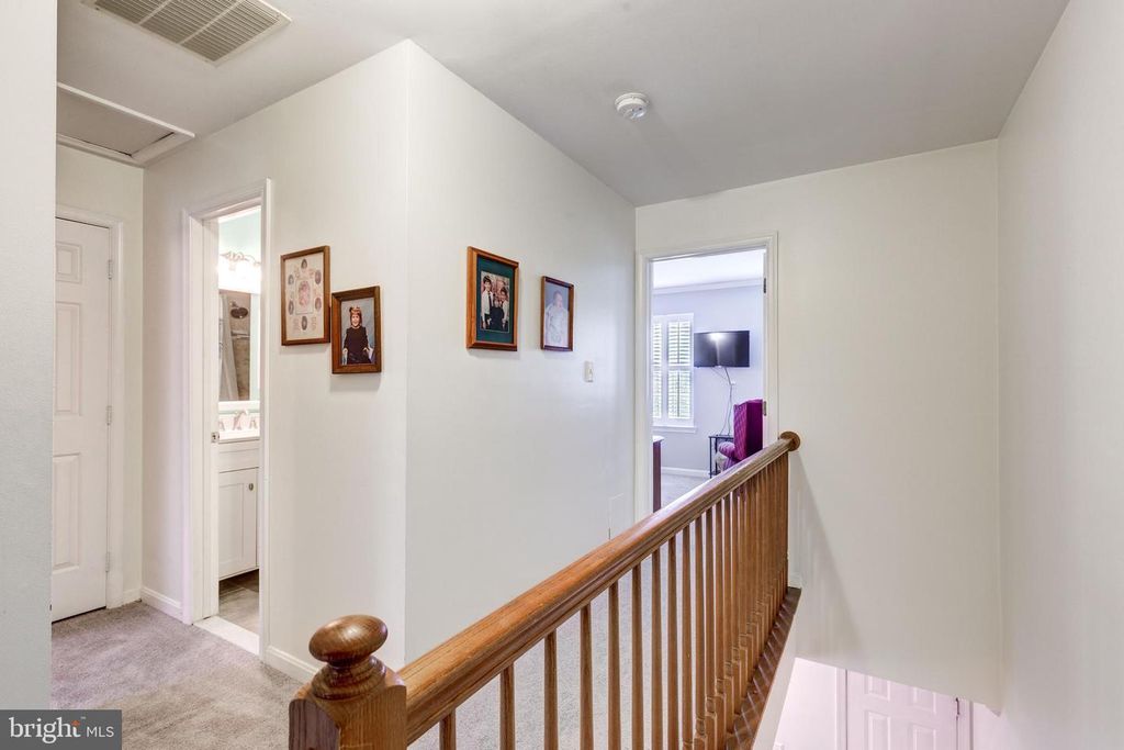 Image 33 of property listing at 534 CONGRESSIONAL DR, Westminster, MD 21158