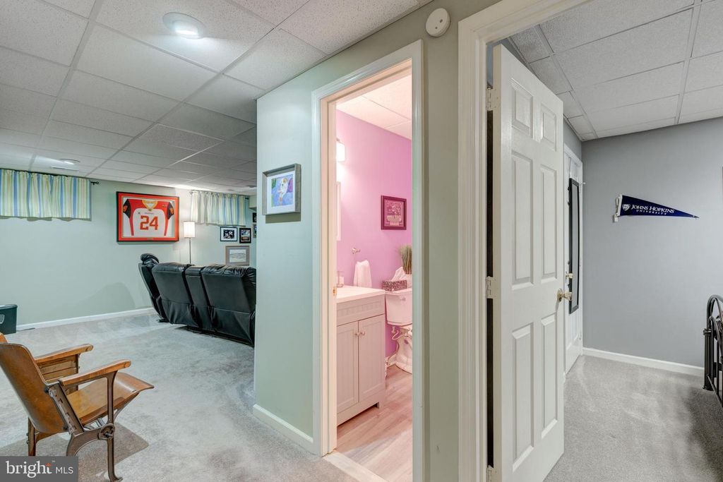 Image 45 of property listing at 534 CONGRESSIONAL DR, Westminster, MD 21158