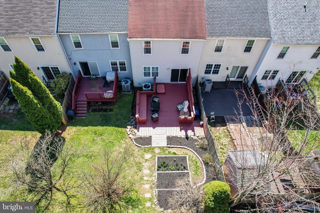 Image 5 of property listing at 534 CONGRESSIONAL DR, Westminster, MD 21158