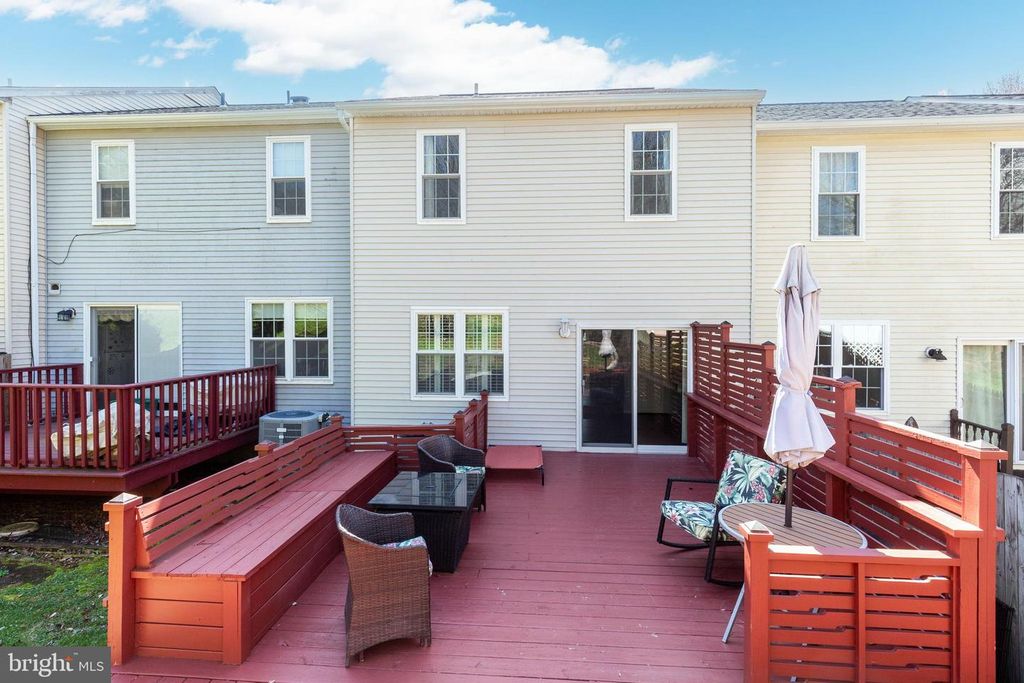 Image 8 of property listing at 534 CONGRESSIONAL DR, Westminster, MD 21158