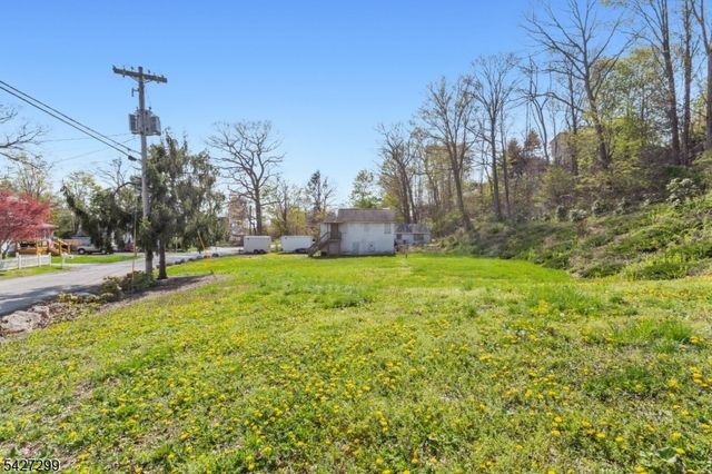 19 Dunham Rd, West Milford Twp., NJ 07421