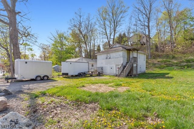 19 Dunham Rd, West Milford Twp., NJ 07421