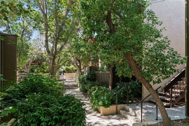 18350 Hatteras Street 267, Tarzana, CA 91356