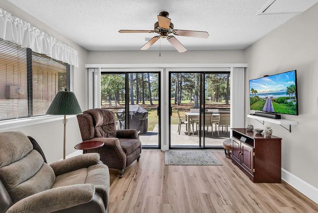 130 Berry Tree Ln., Conway, SC 29526