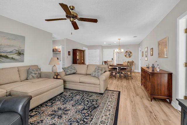 130 Berry Tree Ln., Conway, SC 29526