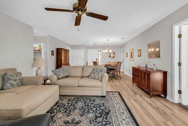 130 Berry Tree Ln., Conway, SC 29526