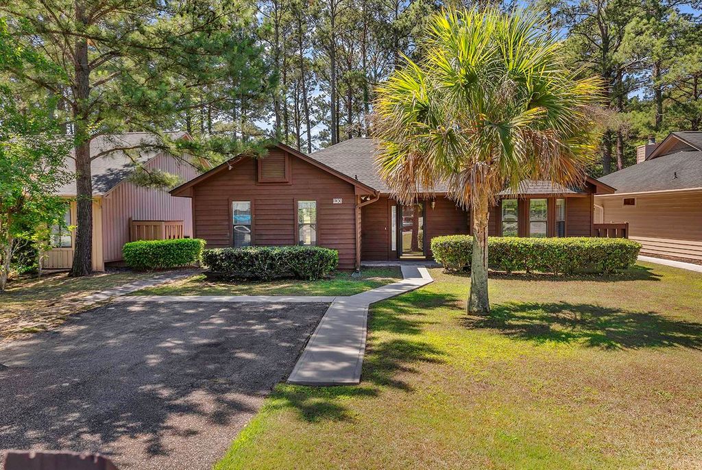 130 Berry Tree Ln., Conway, SC 29526