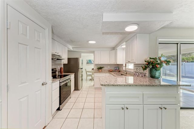3114 LOCKWOOD LAKE CIRCLE, Sarasota, FL 34234
