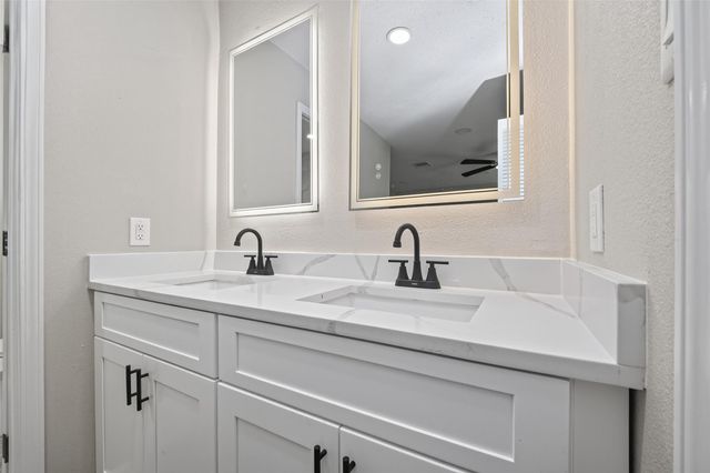 14814 Mcleod Drive, Houston, TX 77060