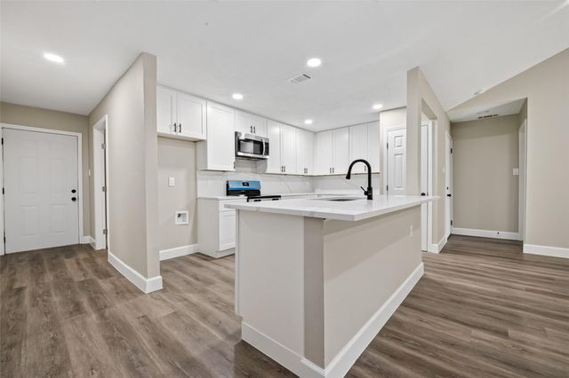 14814 Mcleod Drive, Houston, TX 77060