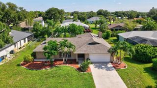 2113 LOCHMOOR CIRCLE, North Fort Myers, FL 33903