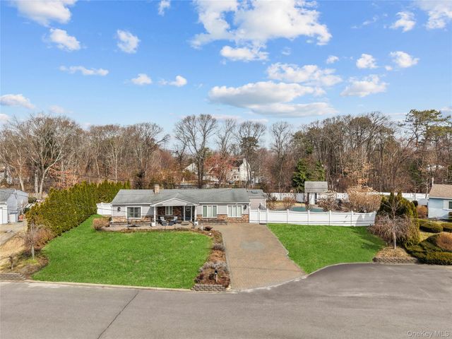 10 Heather Court, Centereach, NY 11720