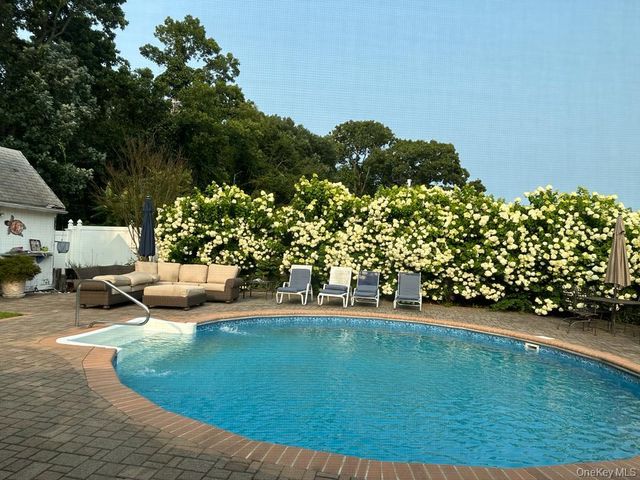 10 Heather Court, Centereach, NY 11720