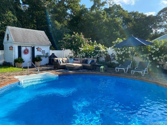 10 Heather Court, Centereach, NY 11720