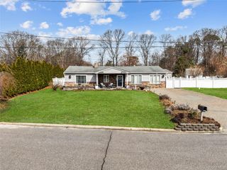 10 Heather Court, Centereach, NY 11720