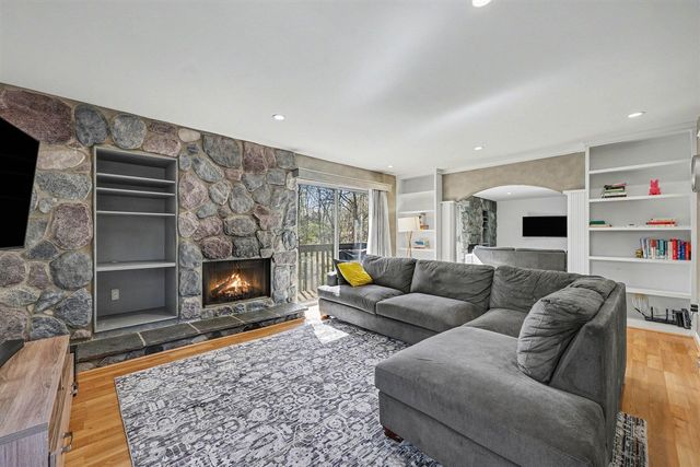 220 Lyn Anne Court, Ann Arbor, MI 48103