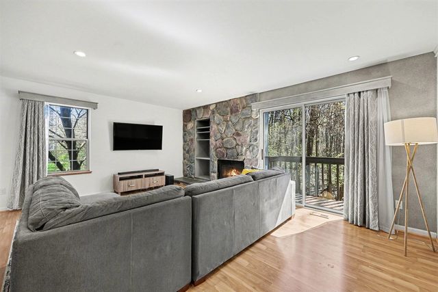220 Lyn Anne Court, Ann Arbor, MI 48103