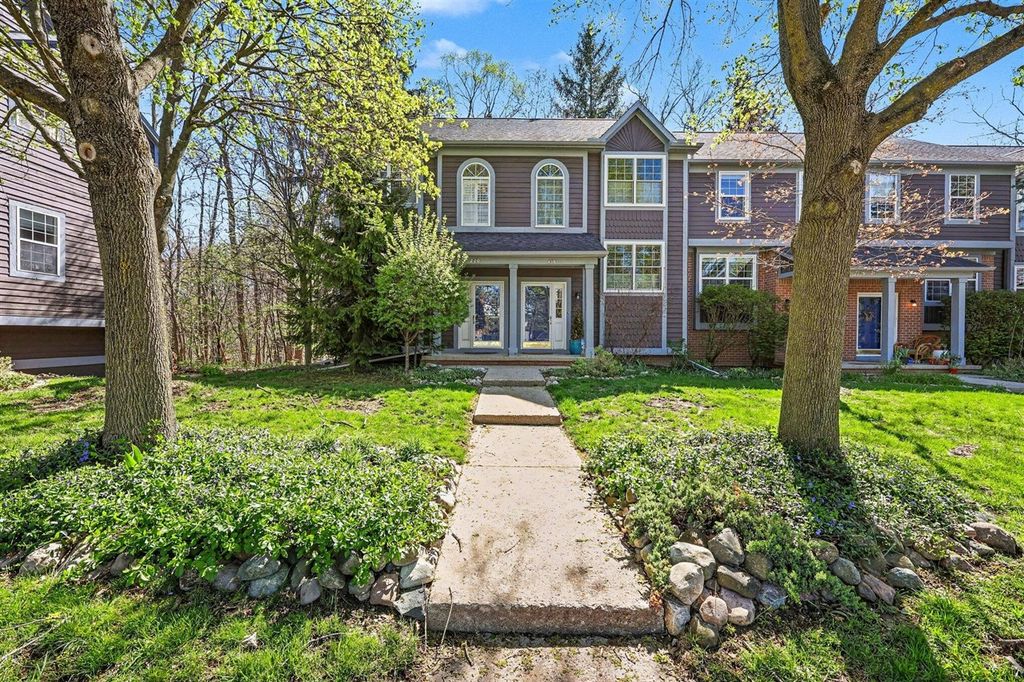 220 Lyn Anne Court, Ann Arbor, MI 48103