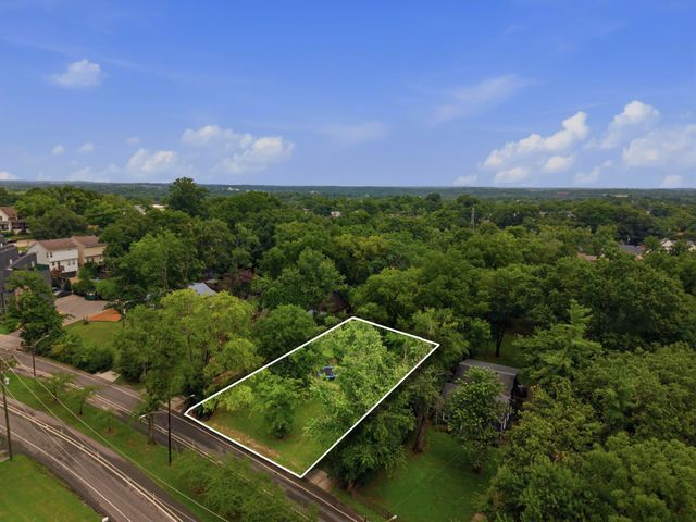 1521 Riverside Dr, Nashville, TN 37206