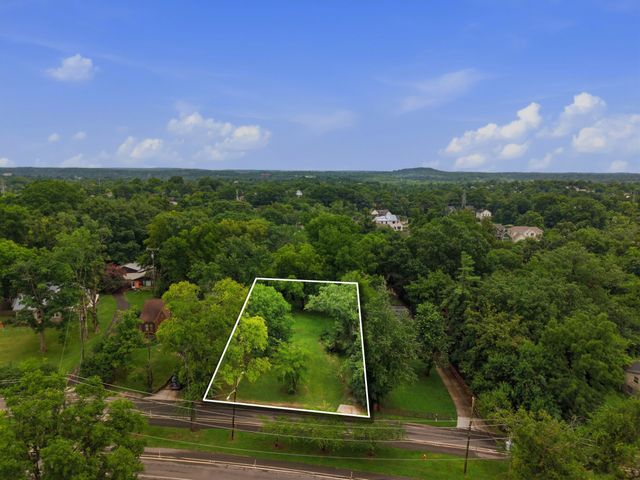 1521 Riverside Dr, Nashville, TN 37206