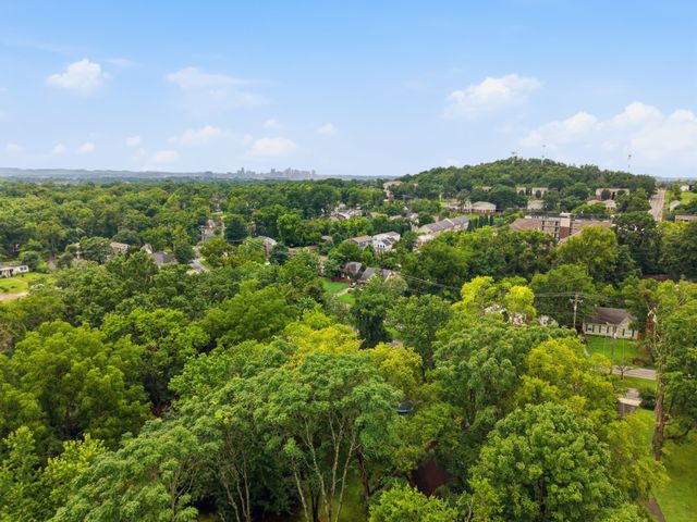 1521 Riverside Dr, Nashville, TN 37206
