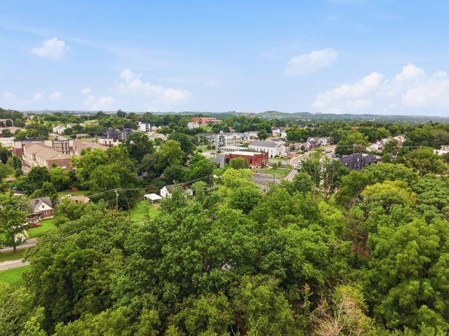 1521 Riverside Dr, Nashville, TN 37206