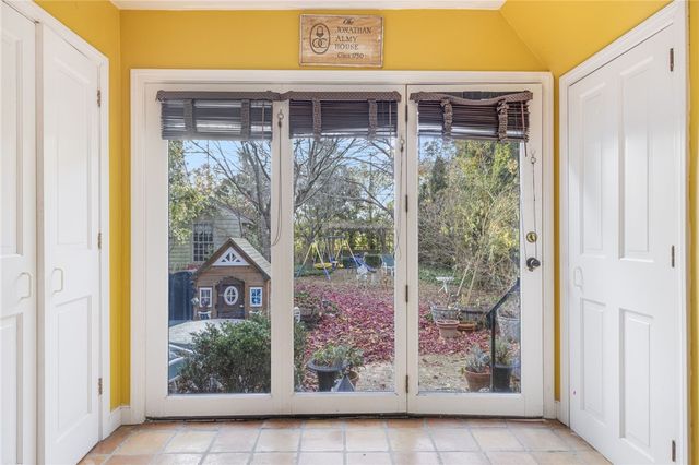 73 Thames Street 1, Newport, RI 02840