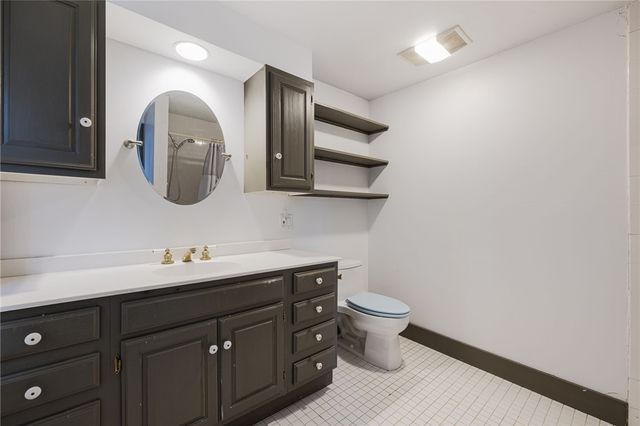 73 Thames Street 1, Newport, RI 02840