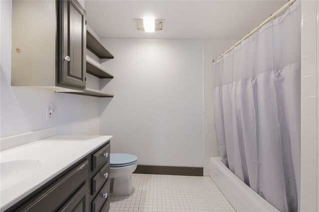 73 Thames Street 1, Newport, RI 02840