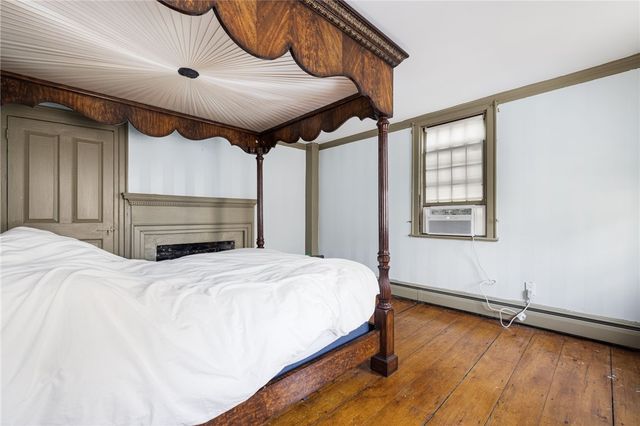 73 Thames Street 1, Newport, RI 02840