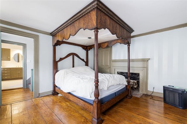 73 Thames Street 1, Newport, RI 02840