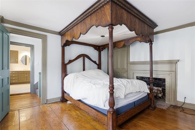 73 Thames Street 1, Newport, RI 02840