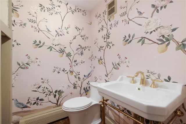 73 Thames Street 1, Newport, RI 02840