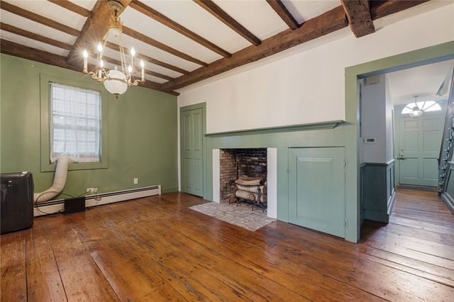 73 Thames Street 1, Newport, RI 02840