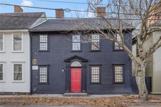 73 Thames Street 1, Newport, RI 02840