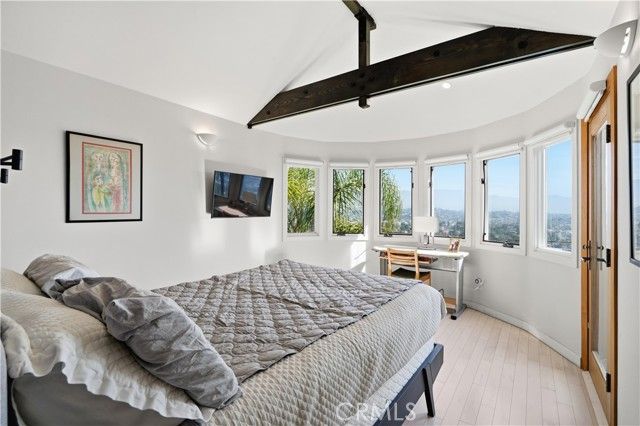 611 Cross Avenue, Los Angeles, CA 90065