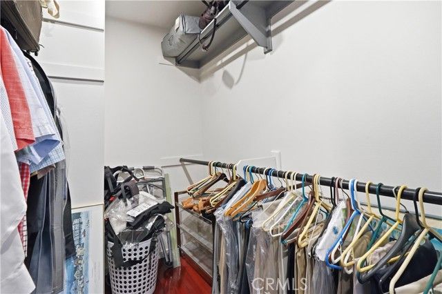 611 Cross Avenue, Los Angeles, CA 90065