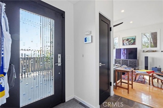 611 Cross Avenue, Los Angeles, CA 90065