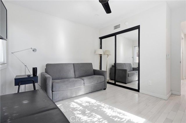 611 Cross Avenue, Los Angeles, CA 90065