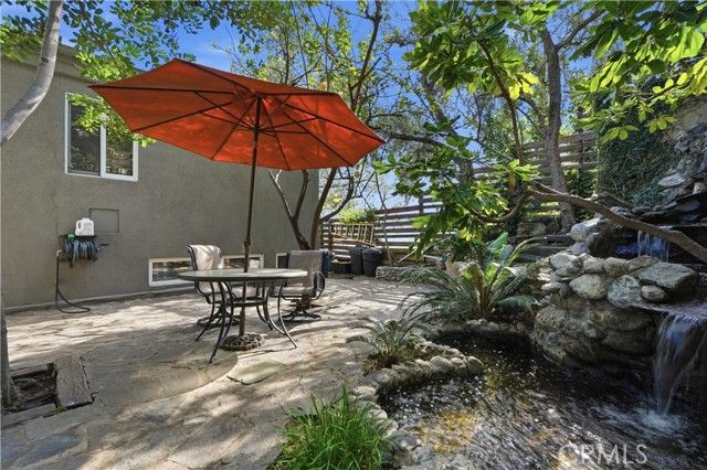 611 Cross Avenue, Los Angeles, CA 90065