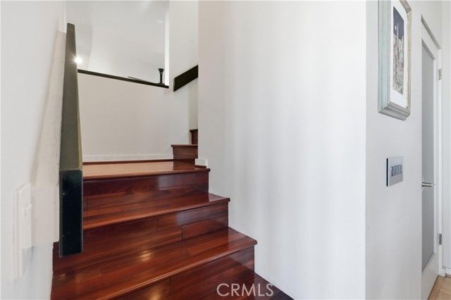 611 Cross Avenue, Los Angeles, CA 90065