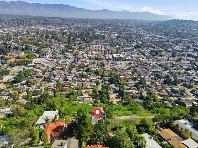 611 Cross Avenue, Los Angeles, CA 90065