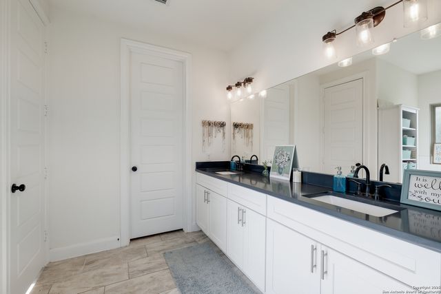 132 West Short Meadow Drive, Lytle, TX 78052