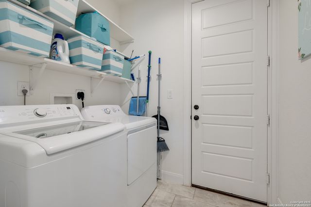 132 West Short Meadow Drive, Lytle, TX 78052