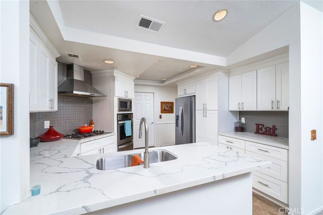 2184 Paris Circle, Upland, CA 91784