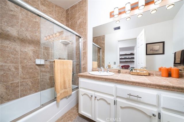 2184 Paris Circle, Upland, CA 91784