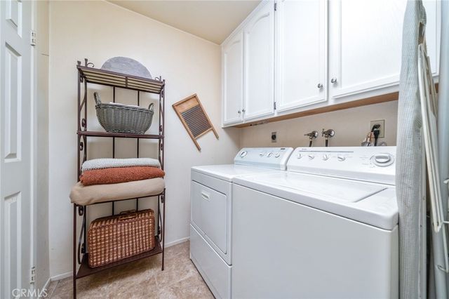 2184 Paris Circle, Upland, CA 91784