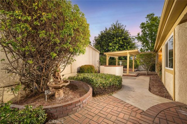 2184 Paris Circle, Upland, CA 91784