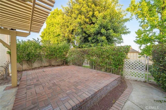 2184 Paris Circle, Upland, CA 91784